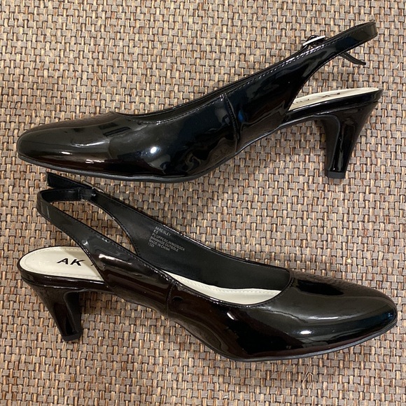 Anne Klein 8.5 Black Faux Patent Leather Heels - Picture 6 of 8